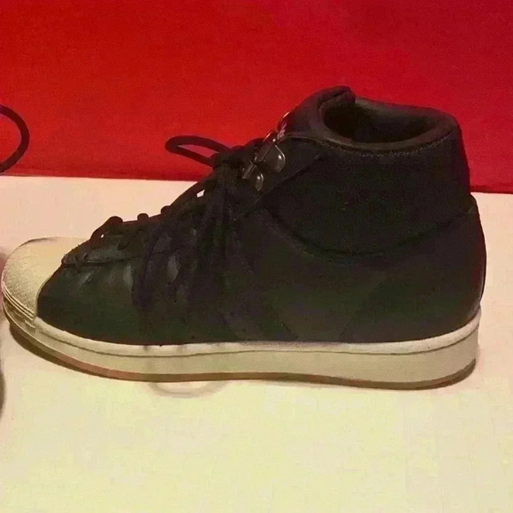 Adidas Blue high top sneakers shell toe sz 5 Boys - Picture 3 of 13